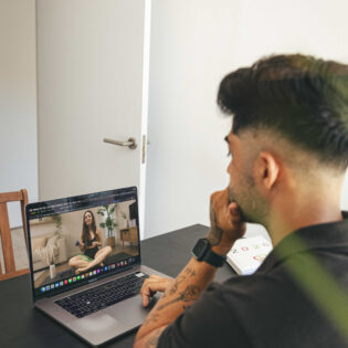 Nabin en una sesión de entrenamiento online